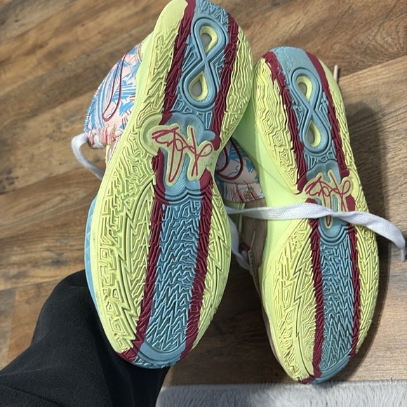 Nike Kyrie 7 “Weatherman” sneakers - Picture 6 of 7